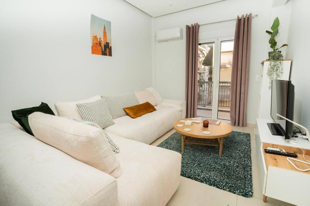 Homey Renovated 1 Bedroom Apartment In Kesariani 雅典 外观 照片